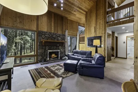 70668 Kaporie Black Butte Ranch OR 97759