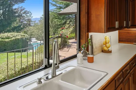 50 Mariposa Terrace Medford OR 97504