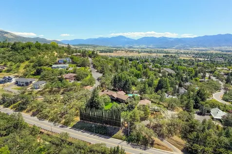 50 Mariposa Terrace Medford OR 97504