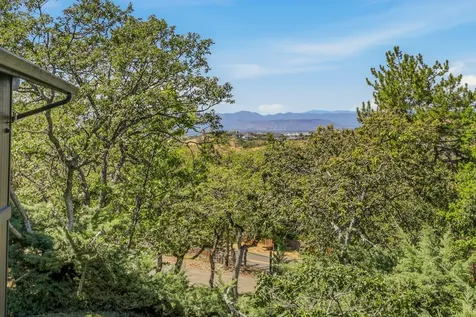 50 Mariposa Terrace Medford OR 97504