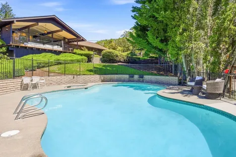 50 Mariposa Terrace Medford OR 97504
