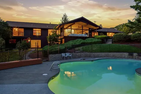 50 Mariposa Terrace Medford OR 97504
