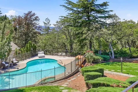 50 Mariposa Terrace Medford OR 97504