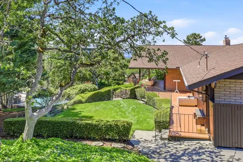 50 Mariposa Terrace Medford OR 97504