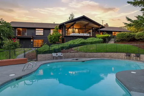 50 Mariposa Terrace Medford OR 97504