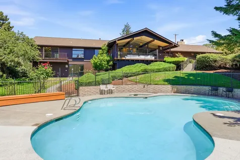 50 Mariposa Terrace Medford OR 97504