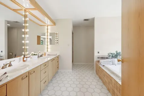 50 Mariposa Terrace Medford OR 97504