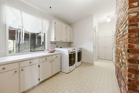 50 Mariposa Terrace Medford OR 97504