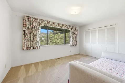 50 Mariposa Terrace Medford OR 97504
