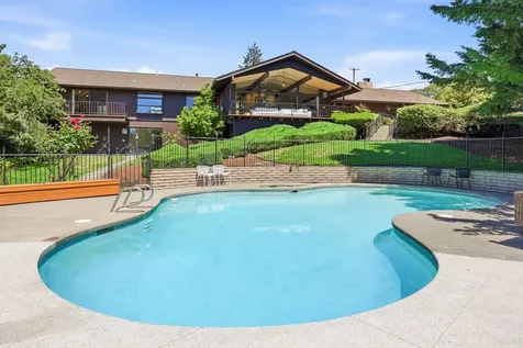 50 Mariposa Terrace Medford OR 97504