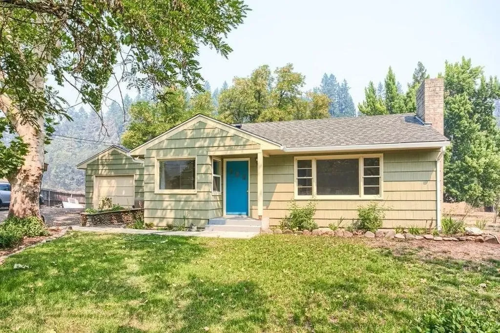 26877 Highway 62 Trail OR 97541