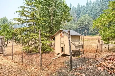 26877 Highway 62 Trail OR 97541