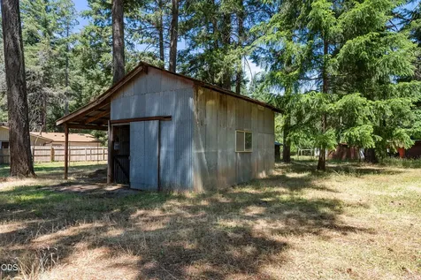 140 Bonanza Drive Selma OR 97538