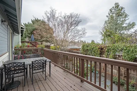 472 Scenic Drive Ashland OR 97520
