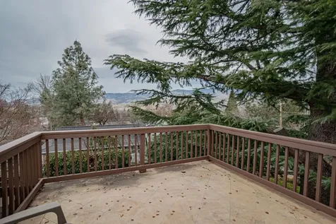 472 Scenic Drive Ashland OR 97520