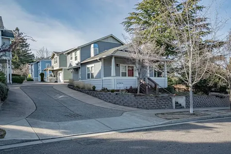 472 Scenic Drive Ashland OR 97520