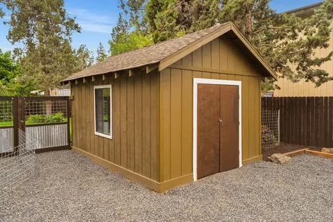 21125 Bear Creek Road Bend OR 97701