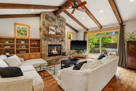 21125 Bear Creek Road Bend OR 97701