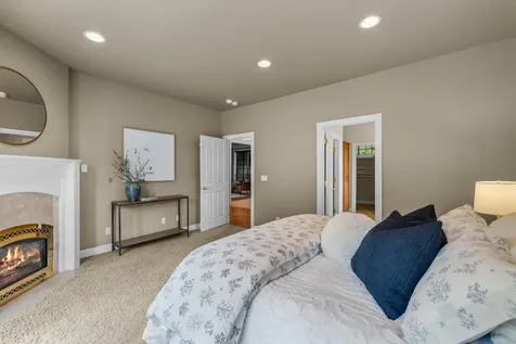 19598 Green Lakes Loop Bend OR 97702