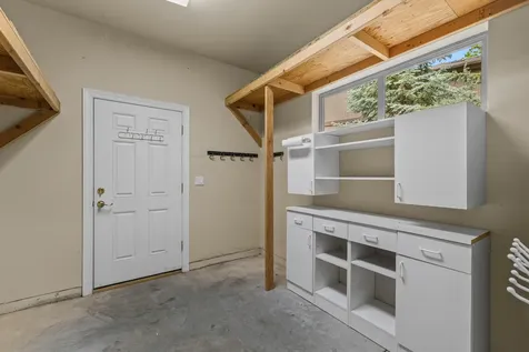 19598 Green Lakes Loop Bend OR 97702