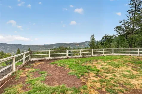 483 Wren Ridge Drive Eagle Point OR 97524