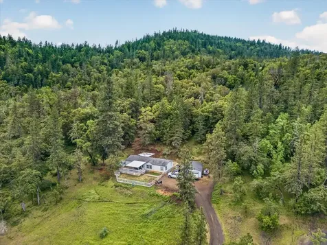 483 Wren Ridge Drive Eagle Point OR 97524