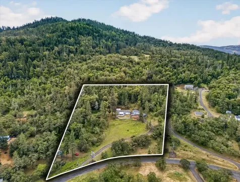 483 Wren Ridge Drive Eagle Point OR 97524