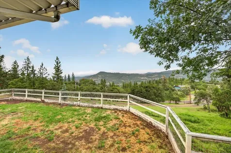 483 Wren Ridge Drive Eagle Point OR 97524