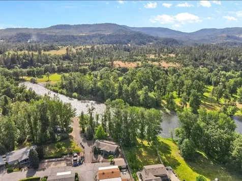 20055 Highway 62 Shady Cove OR 97539