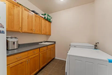 212 NW Canyon View Drive Grants Pass OR 97526