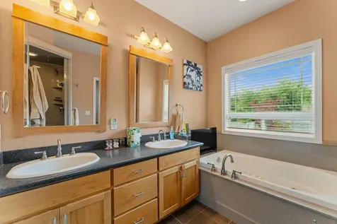 212 NW Canyon View Drive Grants Pass OR 97526