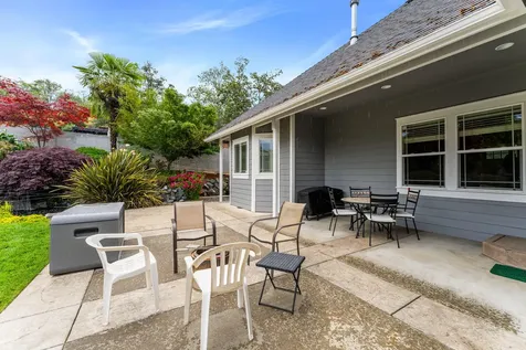 212 NW Canyon View Drive Grants Pass OR 97526