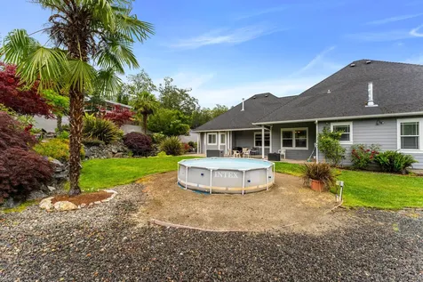 212 NW Canyon View Drive Grants Pass OR 97526