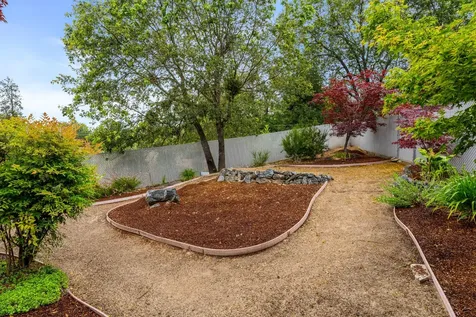 212 NW Canyon View Drive Grants Pass OR 97526
