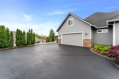 212 NW Canyon View Drive Grants Pass OR 97526