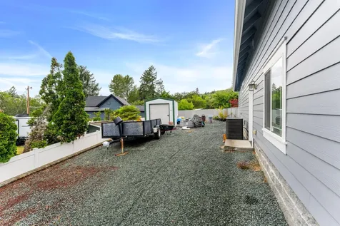 212 NW Canyon View Drive Grants Pass OR 97526