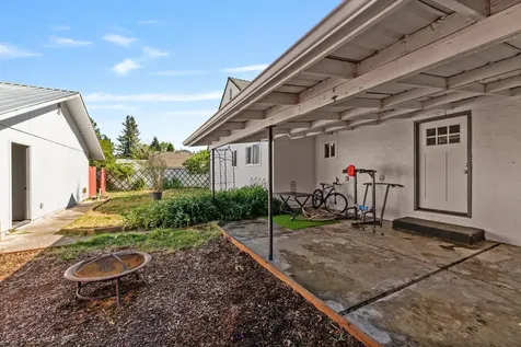 1564 Carnahan Drive Grants Pass OR 97527
