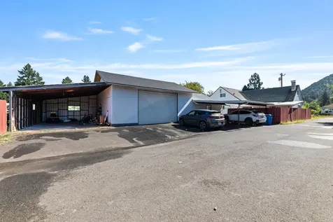 1564 Carnahan Drive Grants Pass OR 97527