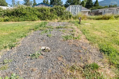 1564 Carnahan Drive Grants Pass OR 97527