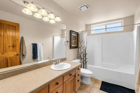1652 NE Redrose Court Bend OR 97701