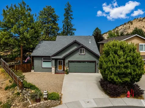1652 NE Redrose Court Bend OR 97701