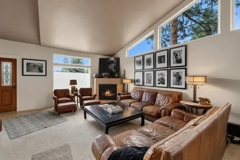 1652 NE Redrose Court Bend OR 97701
