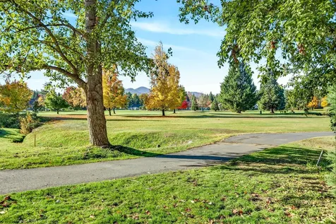 197 Whispering Drive Grants Pass OR 97527