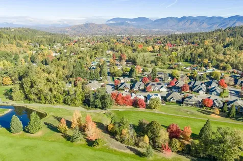 197 Whispering Drive Grants Pass OR 97527