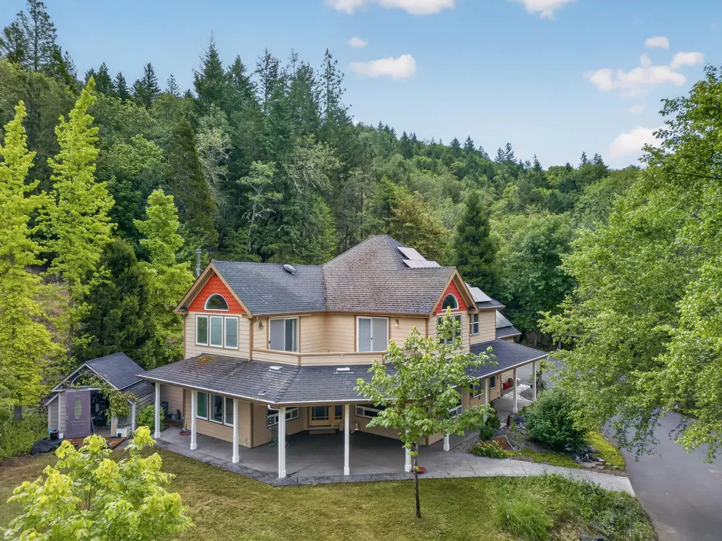 3773 Helms Road Grants Pass OR 97527