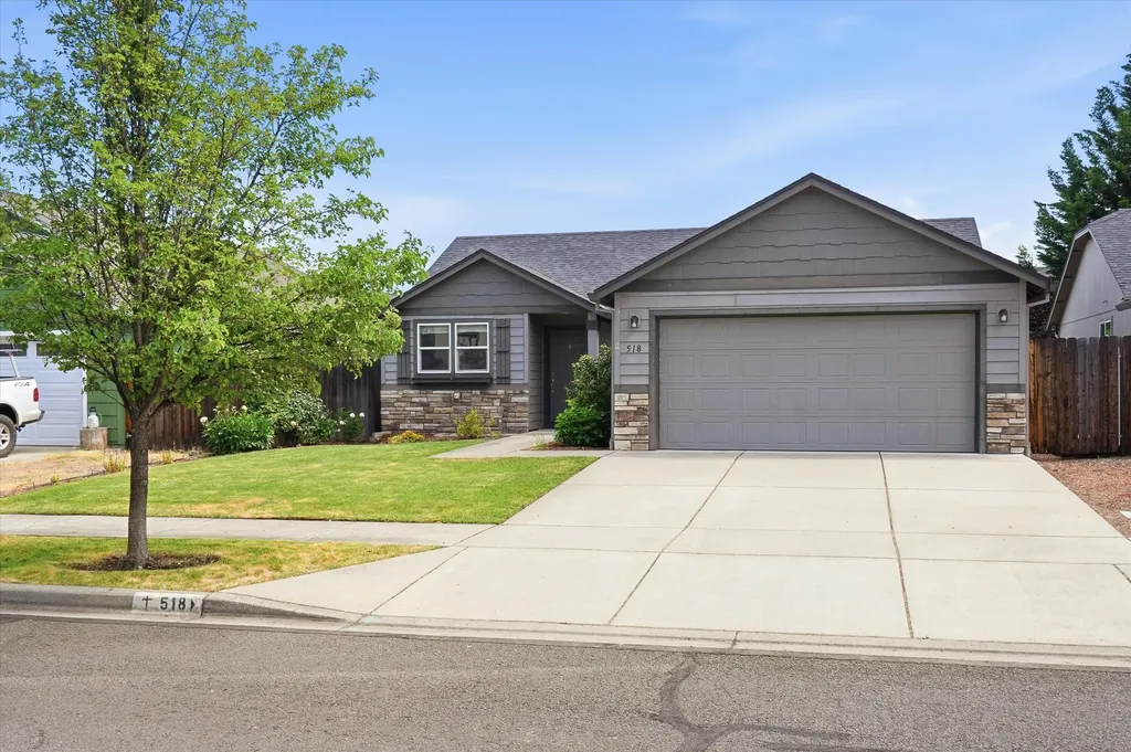 518 Woodlark Drive Medford OR 97501