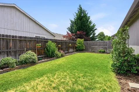 518 Woodlark Drive Medford OR 97501