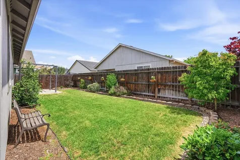 518 Woodlark Drive Medford OR 97501