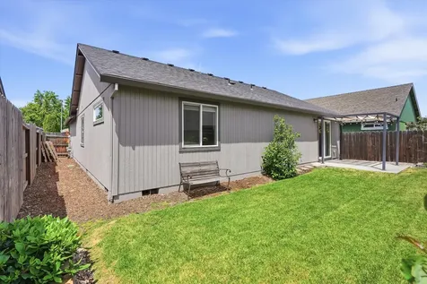 518 Woodlark Drive Medford OR 97501