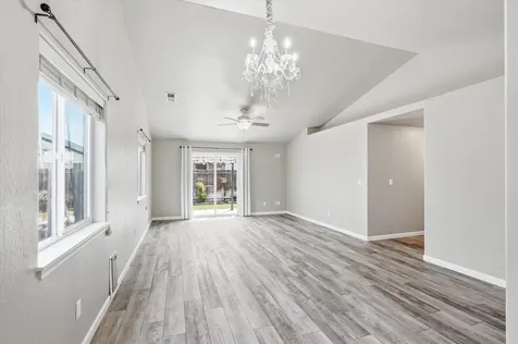 518 Woodlark Drive Medford OR 97501